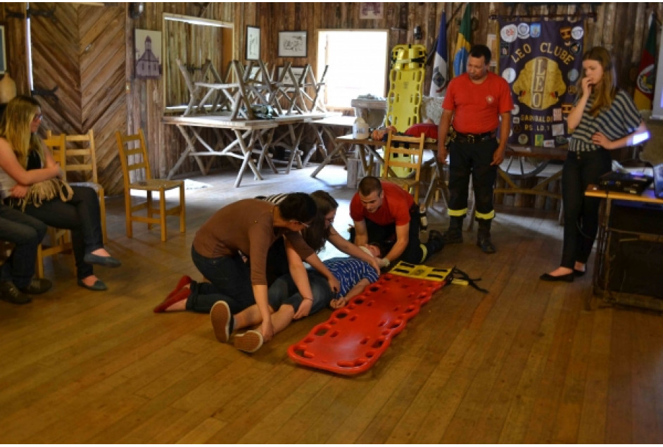 “LEO pela Vida” companheiros para primeiros-socorros em casos de acidentes.