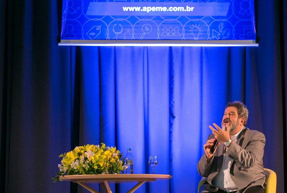 Em noite aclamada pelo público, Cortella despertou a vontade de repensar valores e atitudes (Fotos: Igor Guedes)