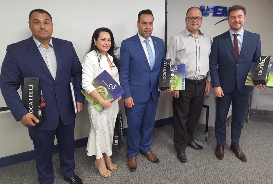 Maurício Gazen, Jaqueline Winicheski, Ronaldo Teixeira, Alisson De Nardin (assessor jurídico da Apeme) e Mateus Klein