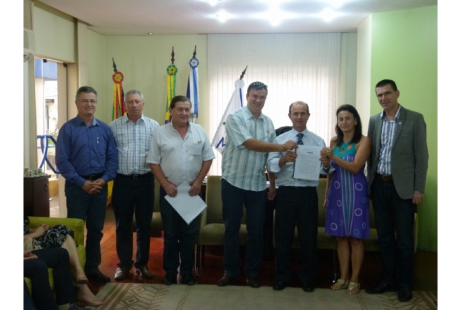 APEME entrega reivindicações para Prefeito e Vereadores