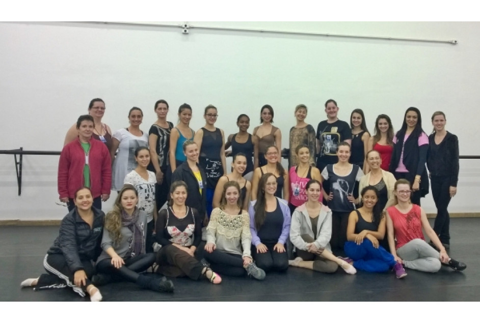 Professora do Projeto Social da APEME participa de qualificação em Santa Catarina