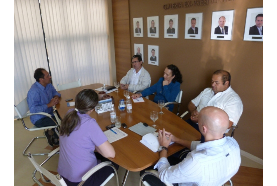 Presidente do Banco do Povo – ICC Serra visita a APEME