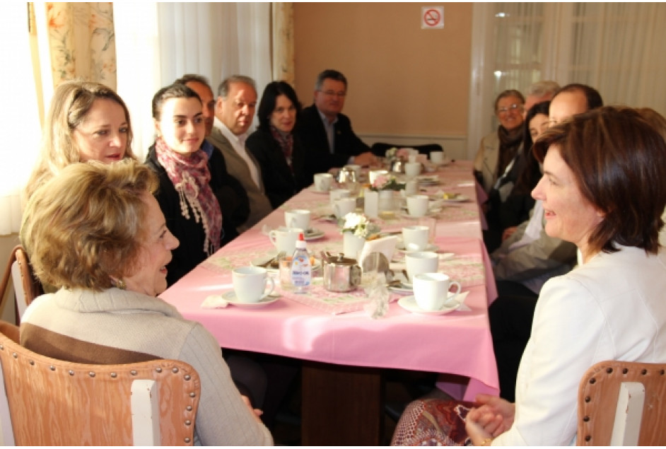 Município presta homenagem à Ana Maria Carraro Corrêa