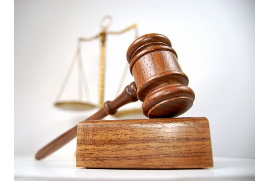 Anúncio por abandono de emprego gera dano moral