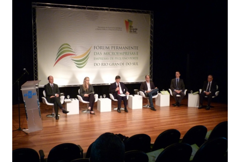 FEMICRO/RS participa de Plenária do Fórum Permanente