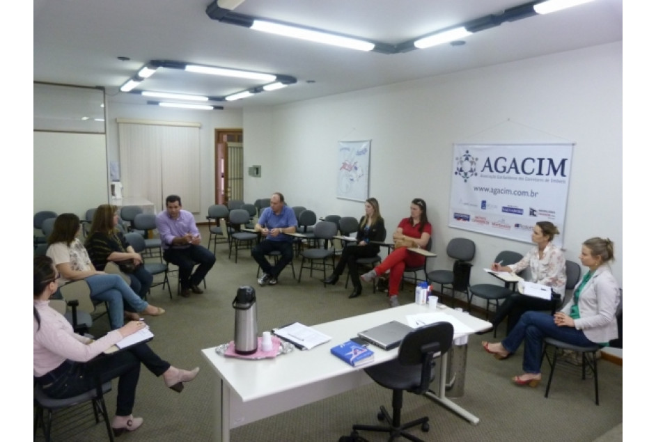 APEME Mulher reúne entidades para planejar o Mês da Mulher 2014